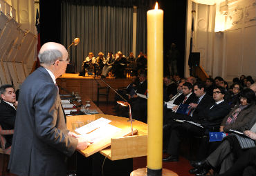 Rector Claudio Elórtegui efectúa Cuenta Anual en Claustro Pleno Ordinario 2015