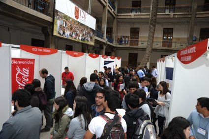 Si buscas práctica profesional o tu primer empleo participa en la 2ª Feria Laboral Alumni PUCV el próximo 3 de noviembre - Foto 2