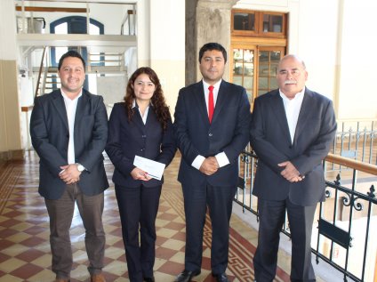 Clima Laboral: Universidad reconoce al Instituto de Filosofía y a Unidad de Tesorería - Foto 2