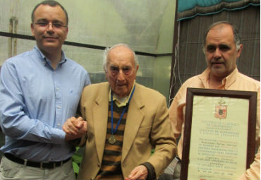 Ingeniero Químico PUCV es condecorado a los 99 años de edad