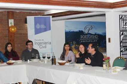 Escuela de Ingeniería Civil realizó IV Cena Alumni - Foto 2