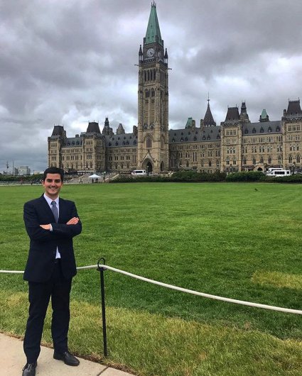 Nicolás Guzmán, ex alumno Periodismo PUCV: De intercambio profesional en Alemania - Foto 1