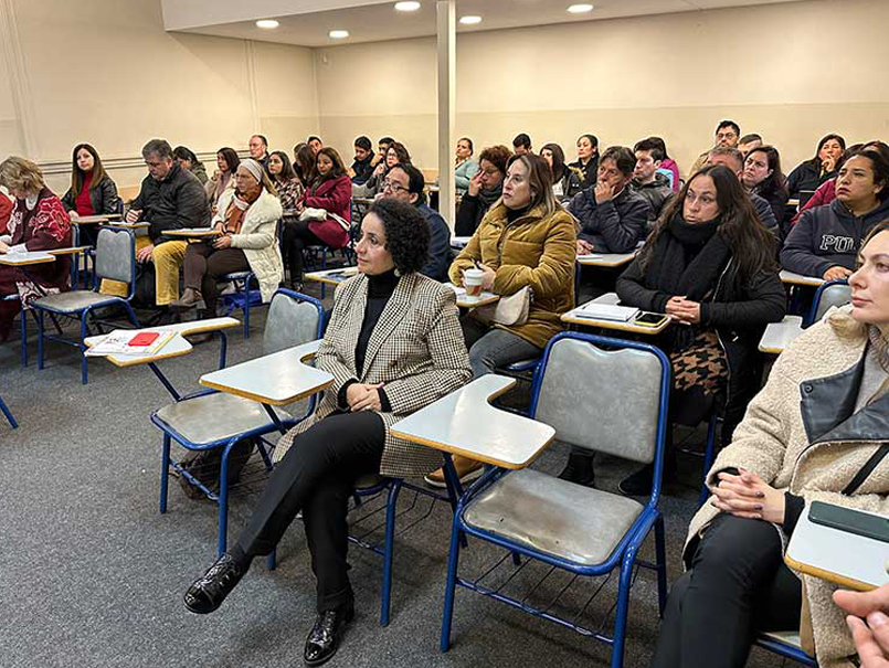 Exitoso curso de ceremonial y protocolo fortalece habilidades institucionales en la PUCV