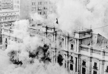 Intervención artística y minuto de silencio en el Campus Sausalito