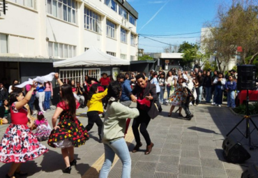 GALERÍA: PUCV lleva la alegría y la música de las Fiestas Patrias a sus diversos campus