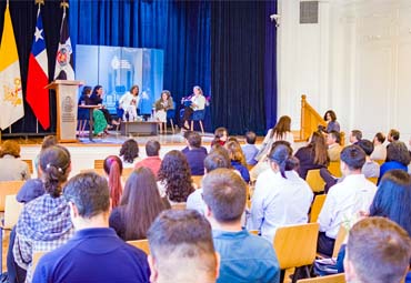 PUCV reúne a lo más selecto de la ciencia femenina