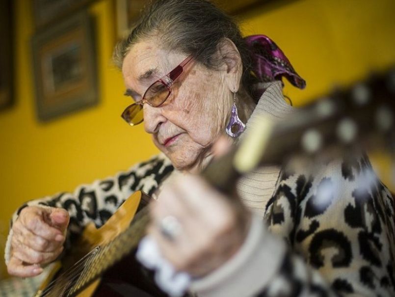 Estudiantes de pregrado aprenden danzas tradicionales de Chile