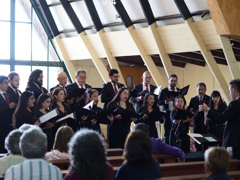 Coro de Cámara PUCV realiza emotivo concierto