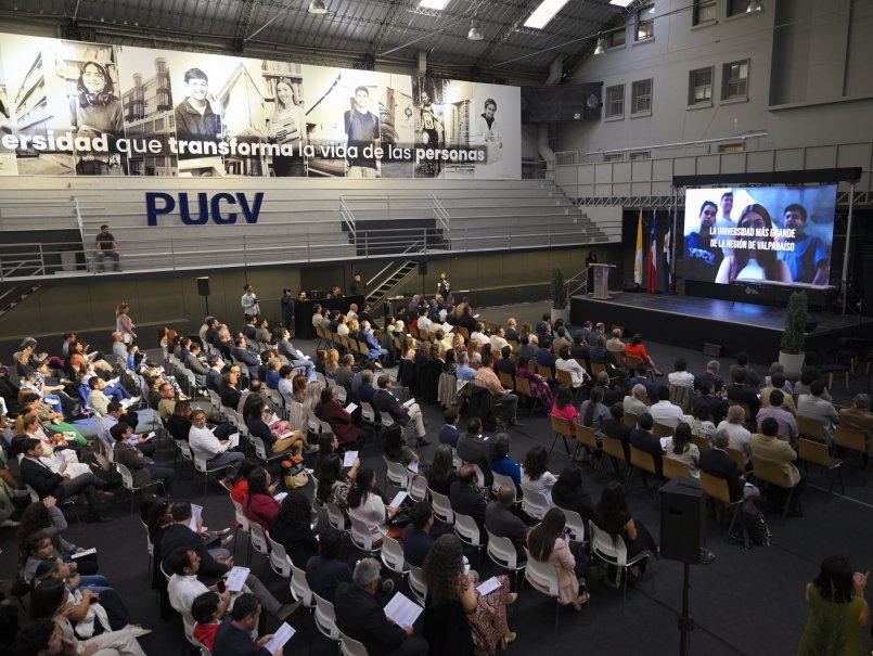 Distinguen a académicos y académicas en docencia, investigación y vinculación con el medio