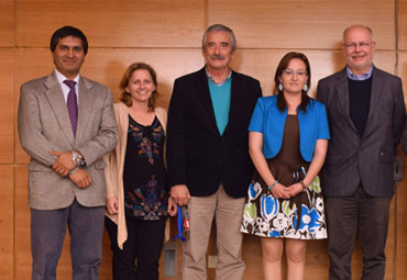 María José Cárdenas recibe grado de Magíster