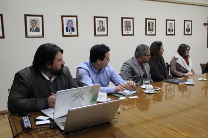 Representantes de consorcio de universidades canadienses visitaron la Facultad de Ingeniería de la PUCV