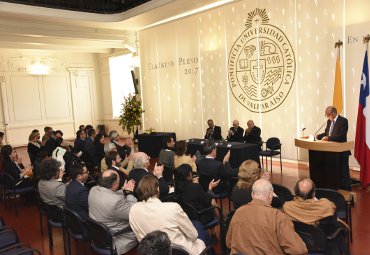 Dr. Raúl Buono-Core recibe distinción como Profesor Emérito de la PUCV