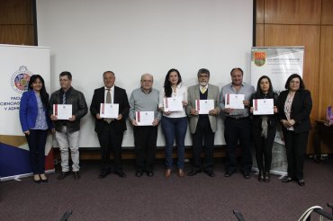 PUCV certifica a microempresarios de la región capacitados en herramientas básicas de gestión.