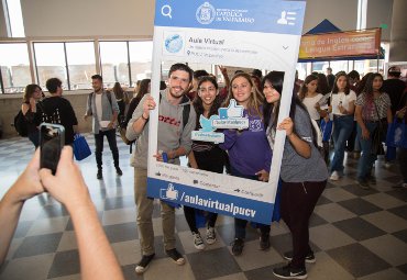 Católica de Valparaíso recibe a sus nuevos estudiantes en tradicional Encuentro al Atardecer