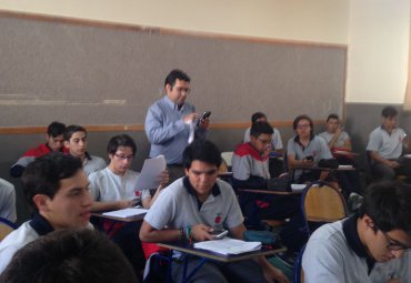 Realizan charlas y talleres en colegios sobre herramientas para la construcción de textos académicos