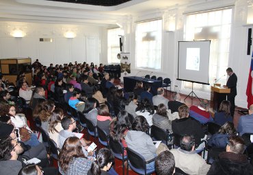 Dr. Peter Burke inauguró Simposio de Didáctica de las Ciencias Sociales: "En cierto grado, todos somos mestizos"