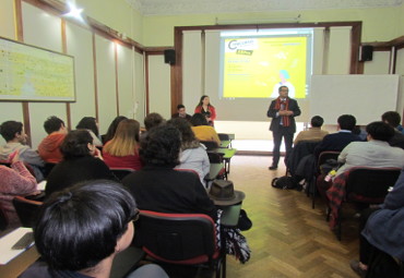 Instituto de Historia realizó jornada de capacitación del VI Encuentro Interescolar “Debatiendo Historia” Share this post