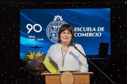 Escuela de Comercio PUCV festejó sus 90 años de Existencia con una Gran Fiesta