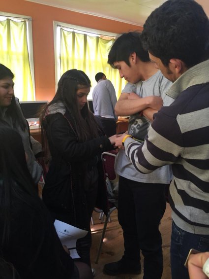 Doctor Fernando Rodríguez participa en Feria de Ciencia y Tecnología en Chiloé.