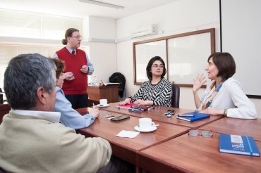 Escuela de Comercio PUCV recibió la visita del Phd. Edgard Cornacchione