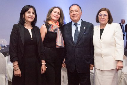 Ex alumno de Escuela de Comercio fue homenajeado en Cena Alumni PUCV