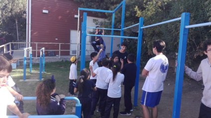 Estudianes de la La Ligua visitan dependencias de la Escuela De Educación Física Pucv