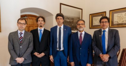 Profesor Daniel Goya participa en reunión con Ministro Andrés Couve