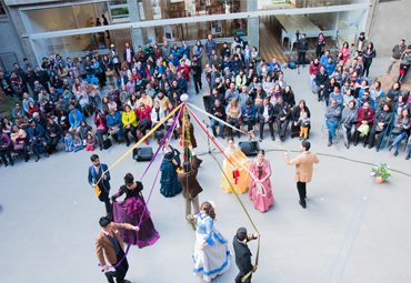 PUCV celebró el Día del Patrimonio con música, danza y recorridos por Casa Central