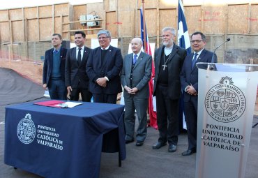 Bendicen y colocan primera piedra del nuevo edificio para Escuelas de Ingeniería Civil e Ingeniería en Construcción