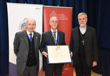 Investidura Carlos Esplugues Mota como Doctor Scientiae et Honoris Causa PUCV