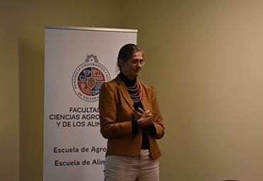 Dra. Ruth Charrondierre dicta seminario sobre obesidad en América Latina en el Doctorado en Ciencias Agroalimentarias