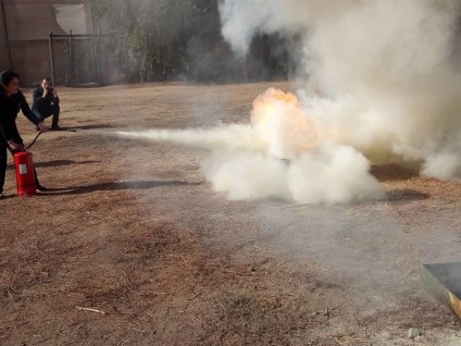 Comité Paritario de Higiene y Seguridad de la Escuela de Agronomía desarrolla curso sobre uso y manejo de extintores