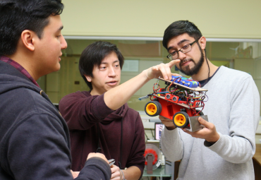 CNT PUCV: Un laboratorio de ingeniería de estudiantes y para estudiantes