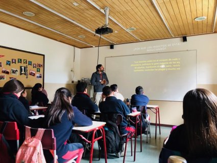 Profesor Wilson Barros realiza charla de entomología en el marco de “1000 Científicos 1000 Aulas” del Programa Explora CONICYT