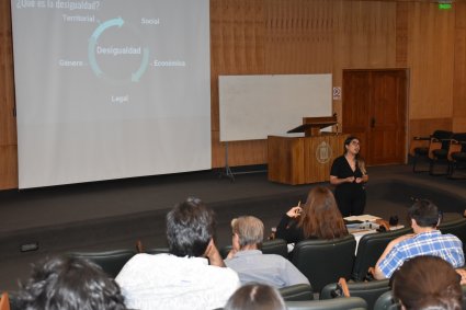 Escuela de Agronomía realiza charlas sobre libertad política y desigualdad