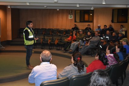 Comité Paritario de Higiene y Seguridad de la Escuela de Agronomía realiza charla sobre manejo defensivo de bicicletas