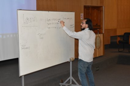 Escuela de Agronomía realiza charlas sobre libertad política y desigualdad