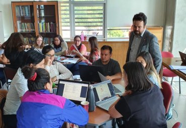 Instituto de Química y Costadigital PUCV realizan capacitación en metodologías STEM