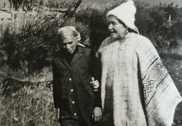 PUCV presentó libro "Conversando Chiloé" con relatos de Margot Loyola y Osvaldo Cádiz