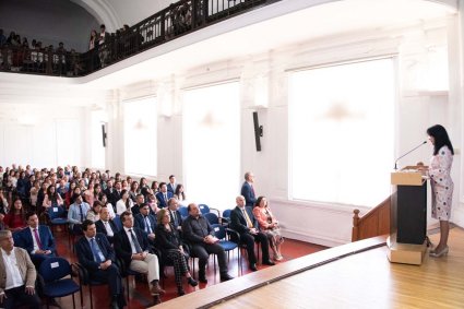 (Copia de) Escuela de Comercio celebra a sus 43 nuevos titulados