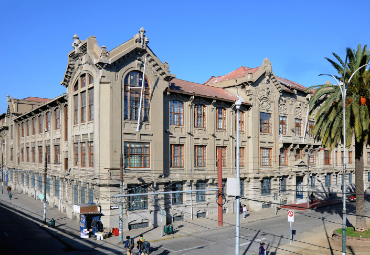 PUCV entregó reconocimiento a cuatro académicos del Instituto de Filosofía