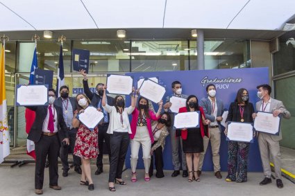 Derecho PUCV realiza ceremonia de graduación de Magíster en Derecho Penal y Ciencias Penales