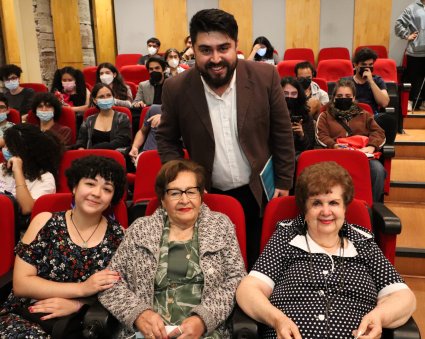 Mundo universitario homenajea a la cantora y patrimonio vivo Isabel Fuentes