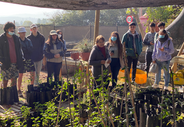 Curso de agronomía asistió a pensionado de la PUCV en Quillota en actividad de reconocimiento de flora nativa