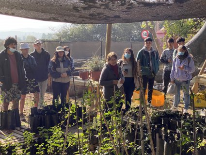 Curso de agronomía asistió a pensionado de la PUCV en Quillota en actividad de reconocimiento de flora nativa