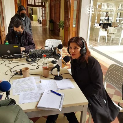 Académicos de la EIB participan en programa de UCV Radio