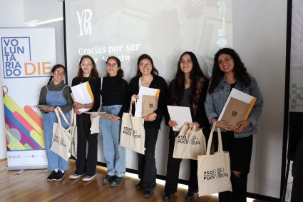 Con emprendedores apoyados por estudiantes de la Escuela de Arquitectura y Diseño PUCV finalizó segunda versión del Voluntariado AVEC