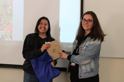 Día de la Innovación se celebró con estudiantes de las Escuelas de Ingeniería Bioquímica y Agronomía de la PUCV resolviendo problemáticas reales del rubro agrícola