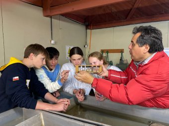 Colegios de San Felipe y Los Andes visitan Piscicultura Río Blanco Federico Albert Taupp durante mayo y junio