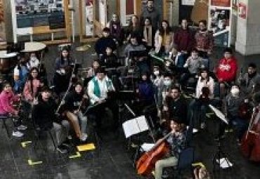 Alumnas de composición musical PUCV y orquesta FOSILA trabajan en obra inspirada por el paisaje sonoro de la Piscicultura de Río Blanco